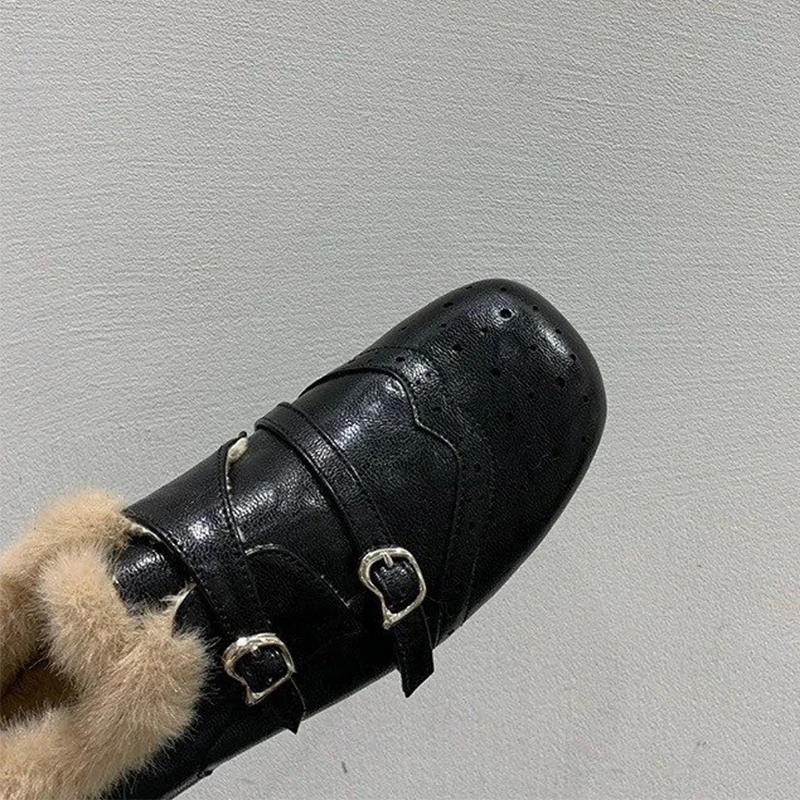 النساء الفراء أحذية خفيفة بدون كعب جديد الشقق حذاء رياضة عادية الدافئة أفخم أحذية امرأة 2025 الشتاء الاتجاه الرياضة أحذية مشي مشبك Zapatos #3