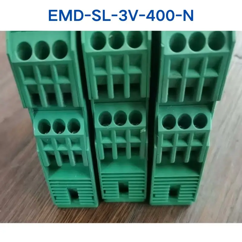 Second-hand test OK relay EMD-SL-3V-400-N 2885278 1 piece If you need other specifications please consult