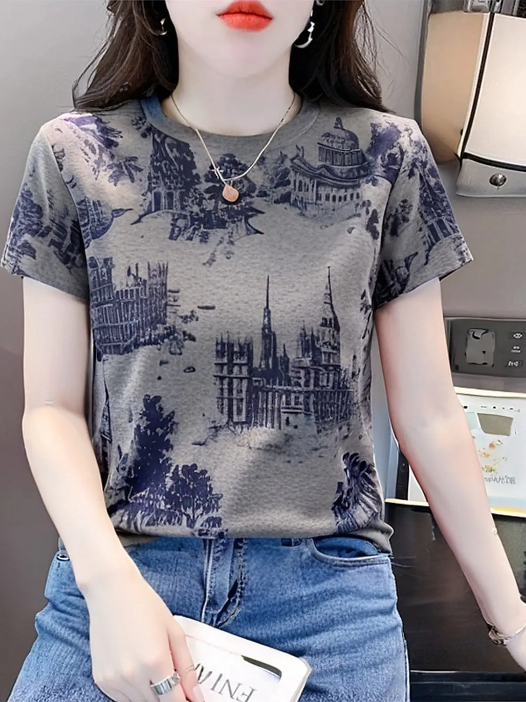 

Summer Ice Silk Short Sleeve T-Shirt Women's Retro round Neck Loose Anti-Aging Print Top Fashionable Casual Breathable Shirt