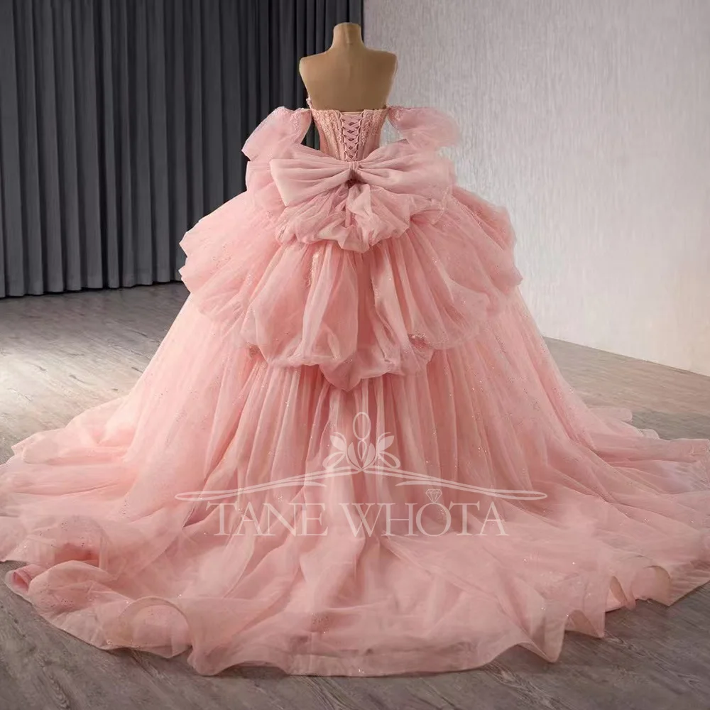 Abito da sera di lusso con scollo a cuore con pizzo sul retro Abito da sera personalizzabile con fiocco rosa con paillettes in rilievo per occasioni speciali