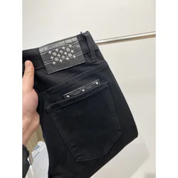 Pantalones vaqueros ligeros de lujo para hombre, pantalones casuales de moda, tendencia negra, corte simple y delgado, tubo recto pequeño, calidad de alta gama