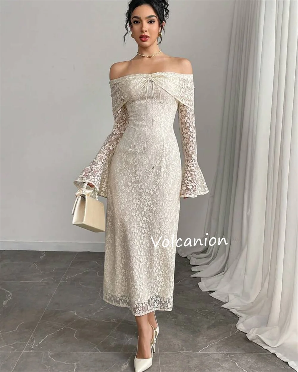 تخصيص الشريط الطية خارج على الكتف ألف خط فساتين متوسطة الطول مناسبة مخصصة الرجعية رائعة جودة عالية