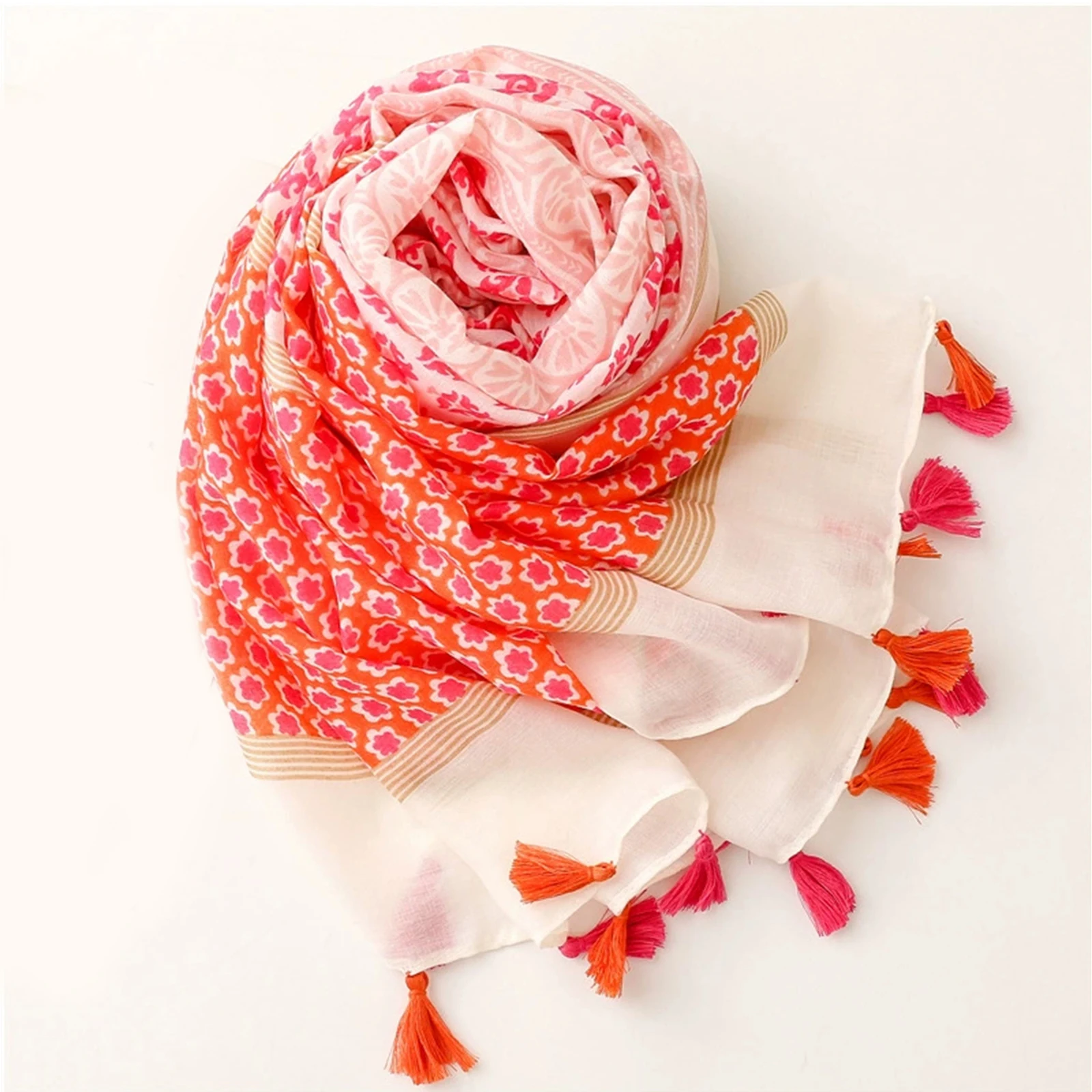 Women\'s Thin Cotton and Hemp Scarf Outdoor Sunscreen Beach Scarf Popular New Tassel Shawl 180 * 90cm Seasonal Sandproof Bandanna