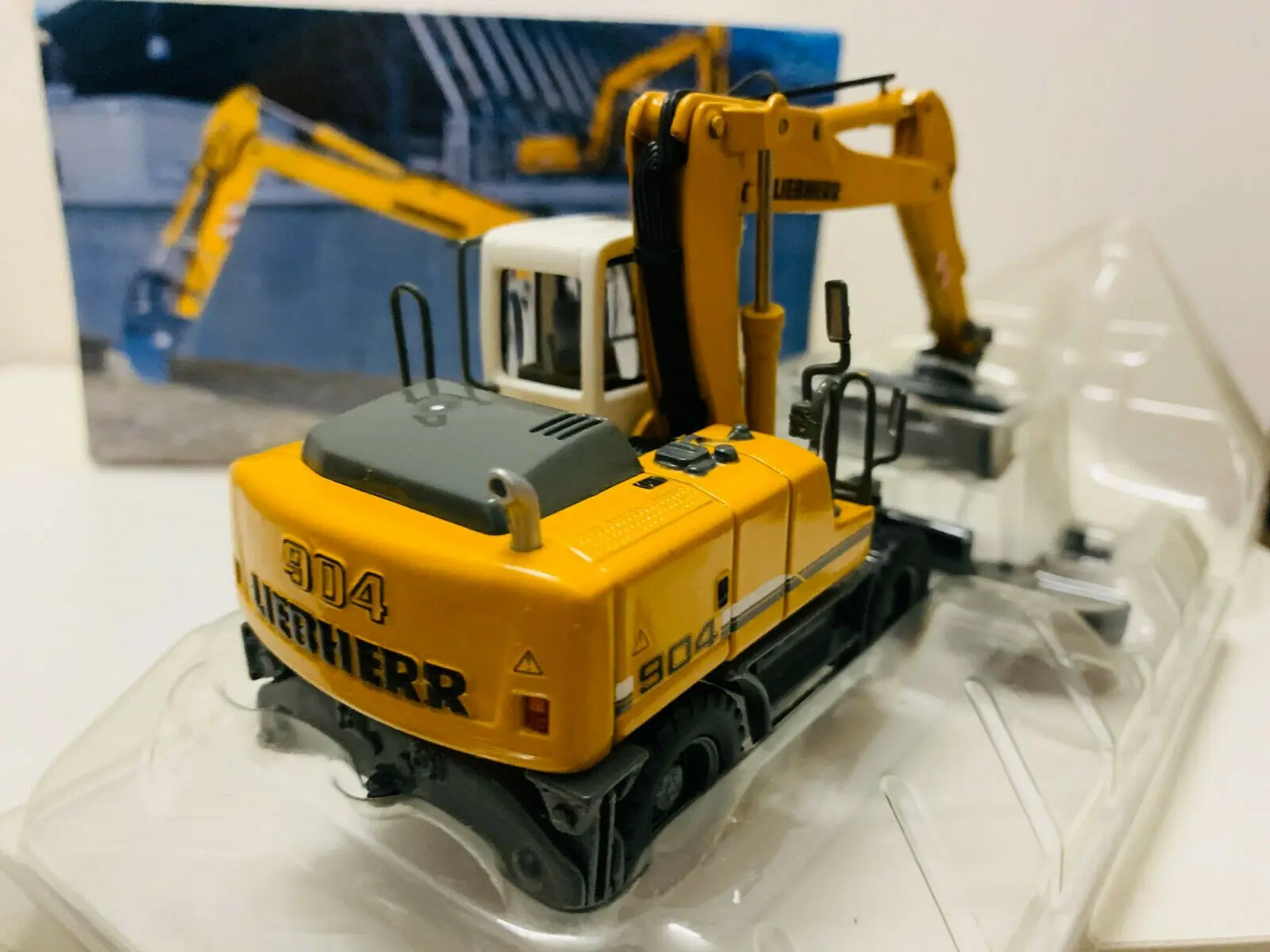 A904C Wheel Loader Excavators 1/50 Scale Diecast Model 58004