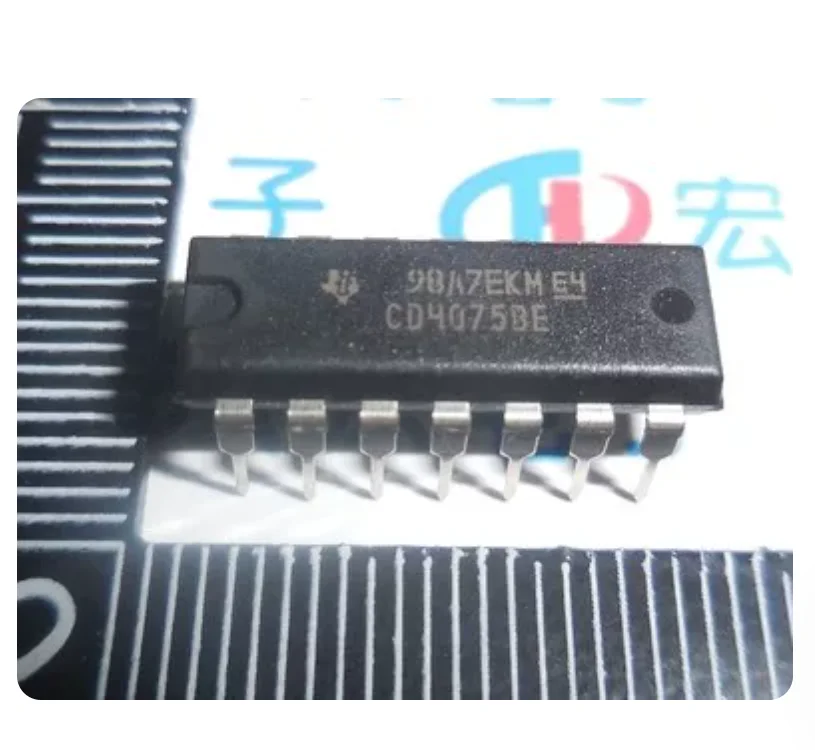 Free Ship CD4075BF 74LS74N LM3086N CD4047 HCF4047 HD74LS90  74F164N MAX414CPD HT2050 DIP-14 CD4075BE