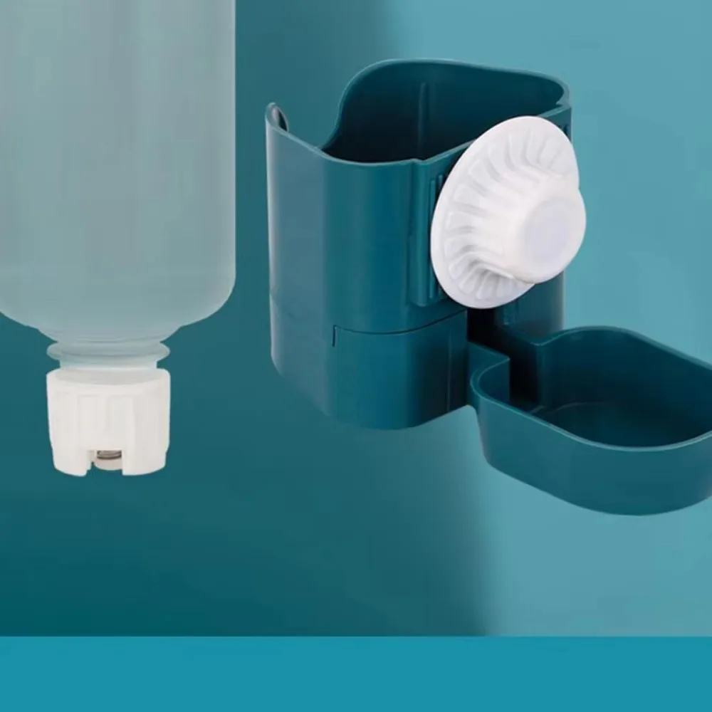 Ricarica automatica dell'acqua Design di separazione dell'alimentatore automatico dell'acqua per animali domestici Installazione semplice Gabbia Bottiglia d'acqua sospesa Igienica