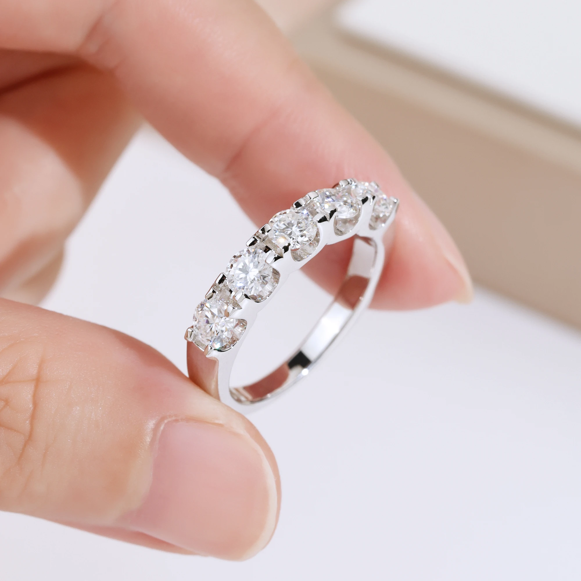 

Classic S925 silver plated 18K white gold moissanite ring For Women Christmas gift