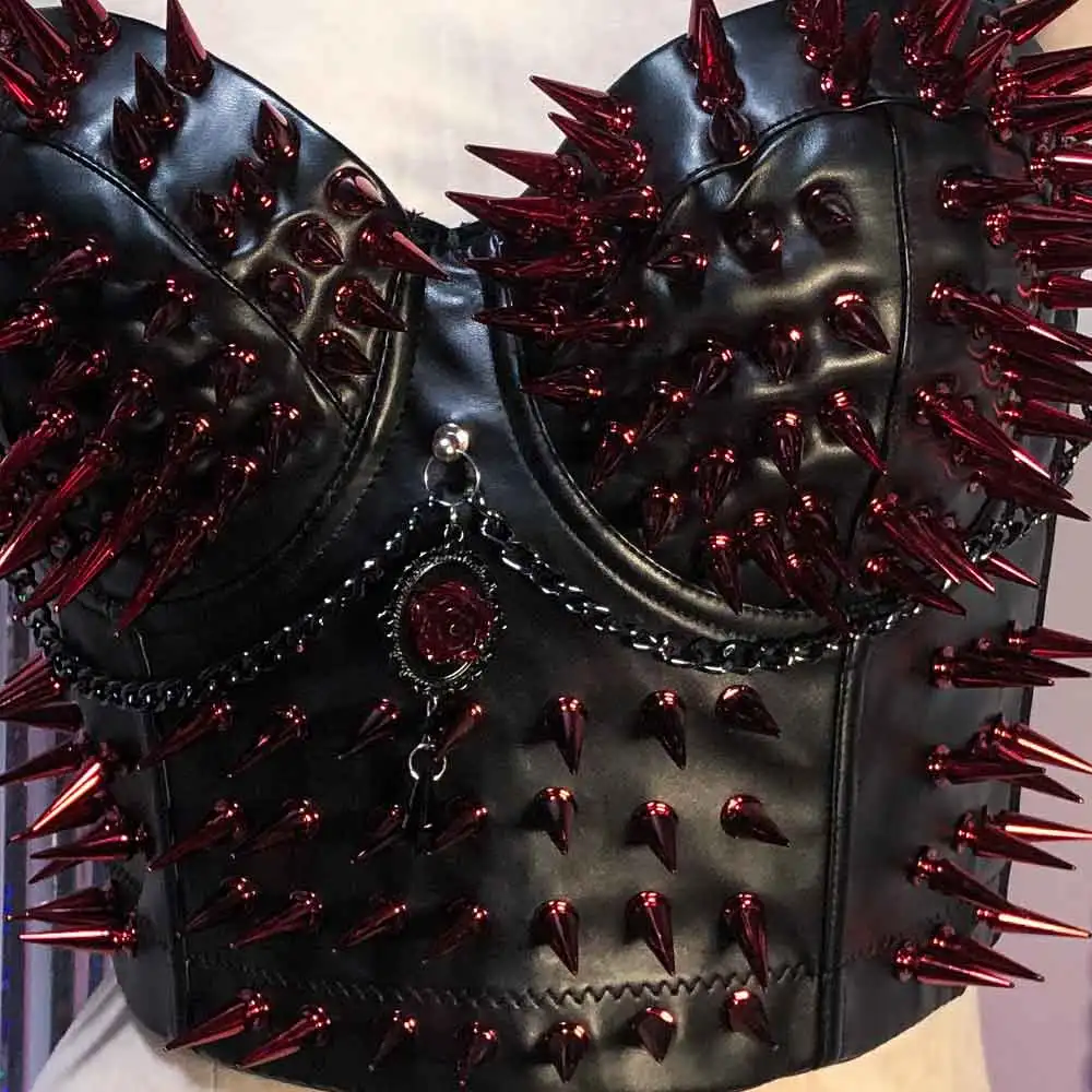 

Готический панк-рок топ из веганской кожи с красными заклепками в стиле Y2K, кавайный готический топ ручной работы в стиле DIY, гранж, эмо, для подростков, эко-стиль 90-х, Харадзюку, для E-Girls