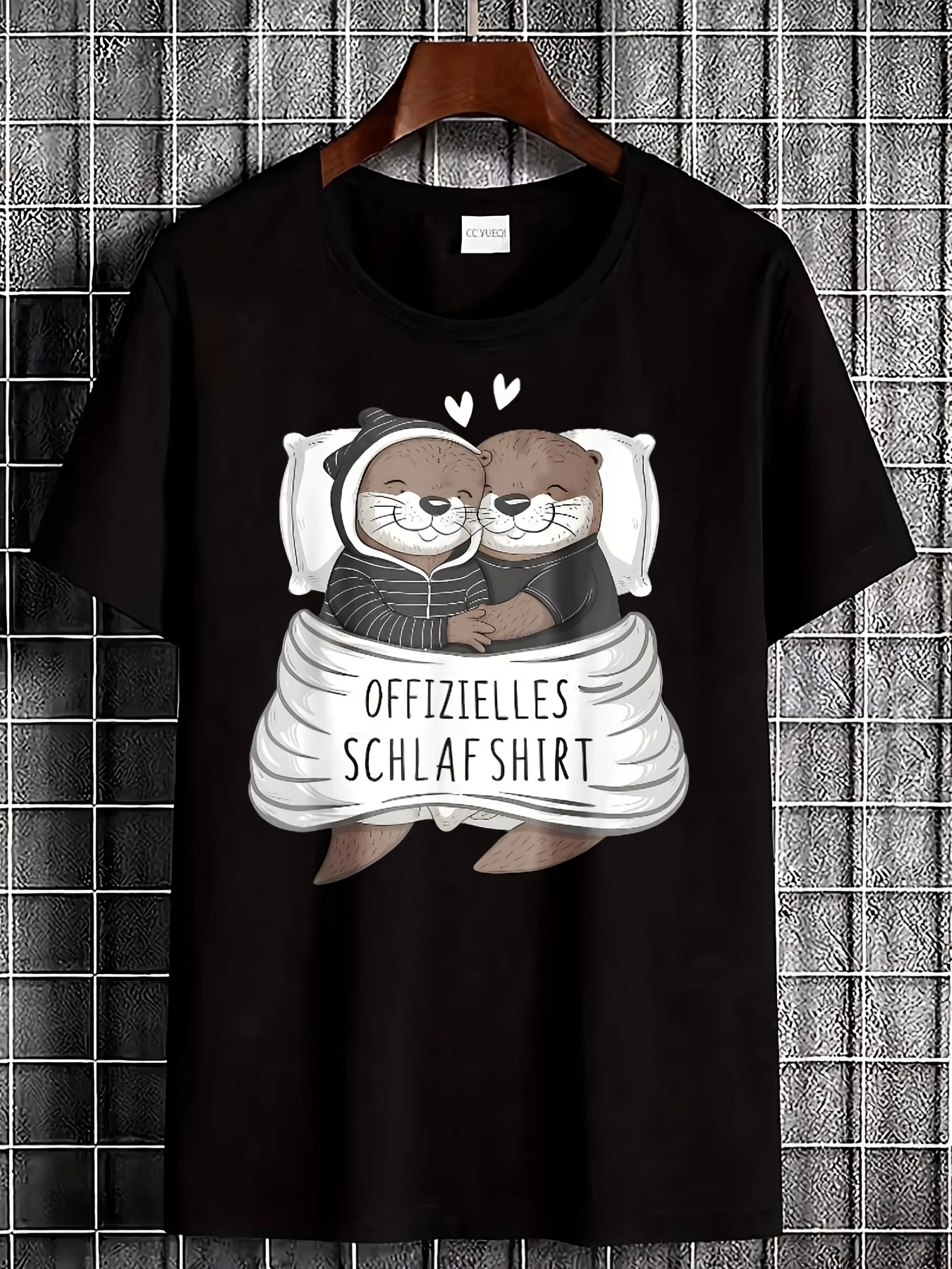 Niedliches Otter-Paar-Schlafshirt, schwarz, Cartoon-Tiere mit Herzen und Text, offizielles Schlafshirt für gemütliche Nachtwäsche