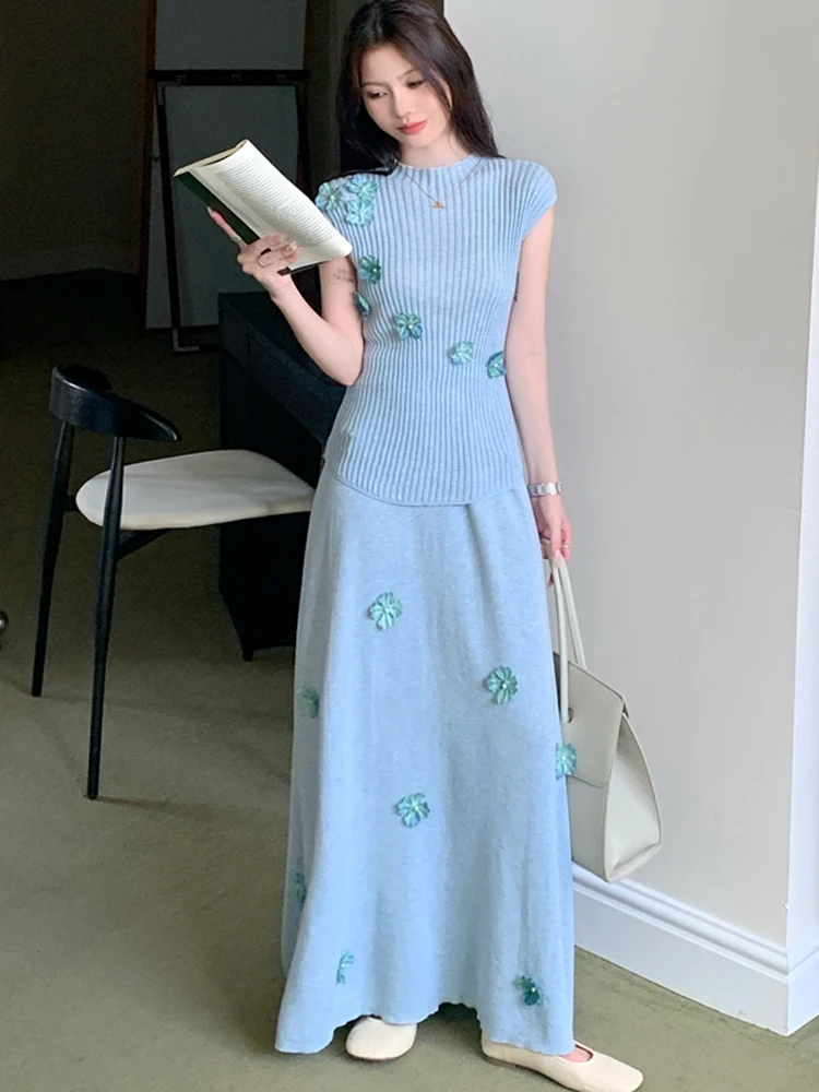 

Korean Fashion Knitted Two-Piece Sets Sweet 3D Flowers Sleeveless Slim Sweater Top + High Waist Long Skirts Female Clothing