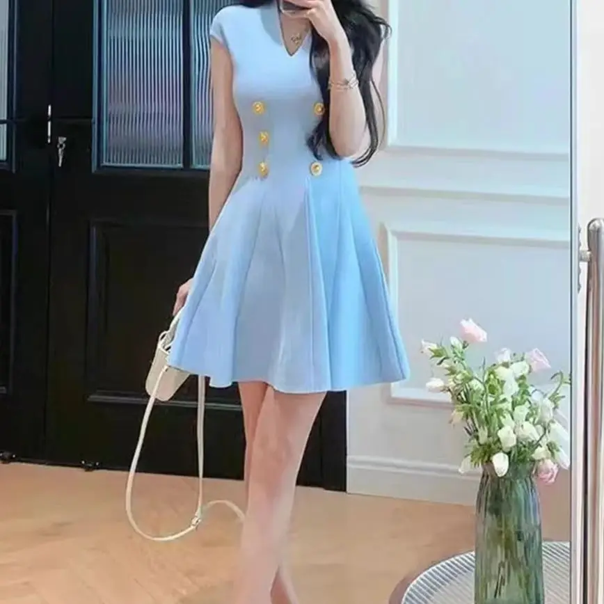 

Summer New High-Quality Fashionable Temperament Commuting Elegant Sleeveless Button Knit Pleated A-Line Short V-Neck Dress