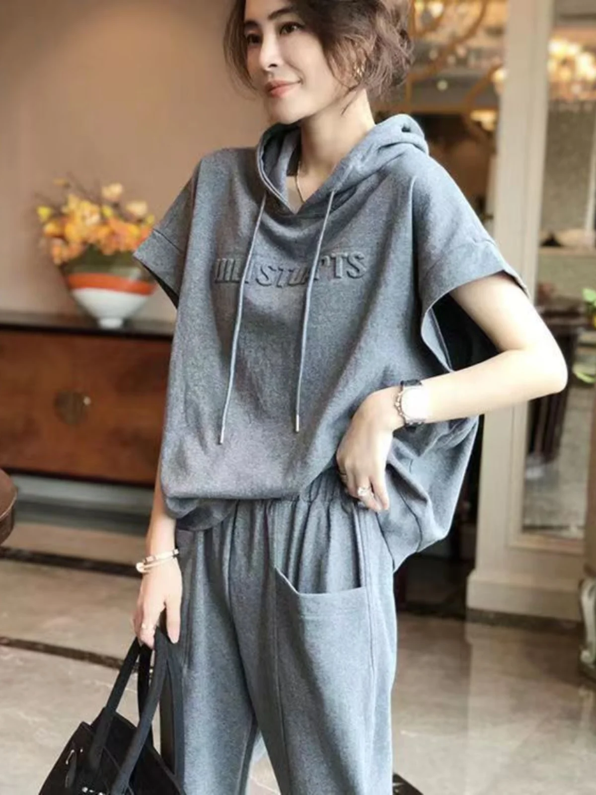 

Fashionable Sporty Women's Two-Piece Set Summer 2024 Loose Short Sleeve Slimming plus Size Polyester Fiber Nine-Piece Pants