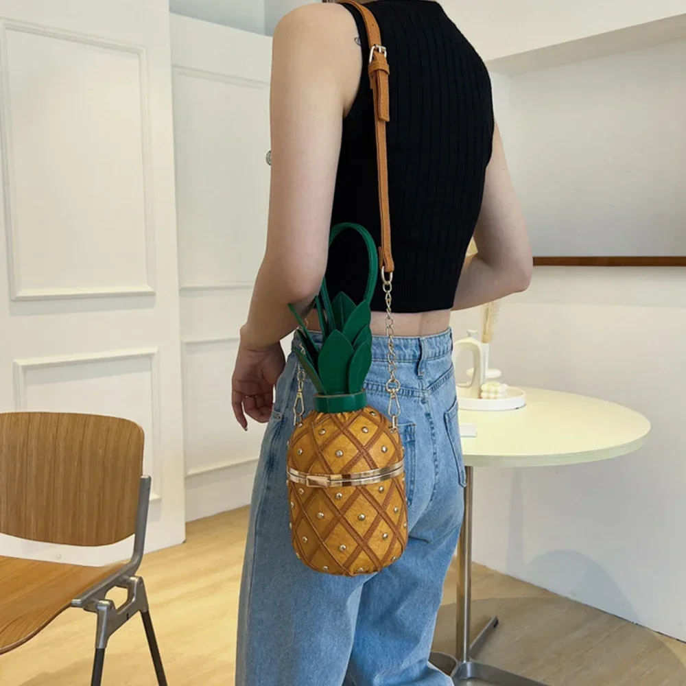 Cute Pineapple Design Crossbody Bag Luxury Rivet Fruits Shoulder Bag Designer Funny Purses for Women 2023 Handbags Party Clutch