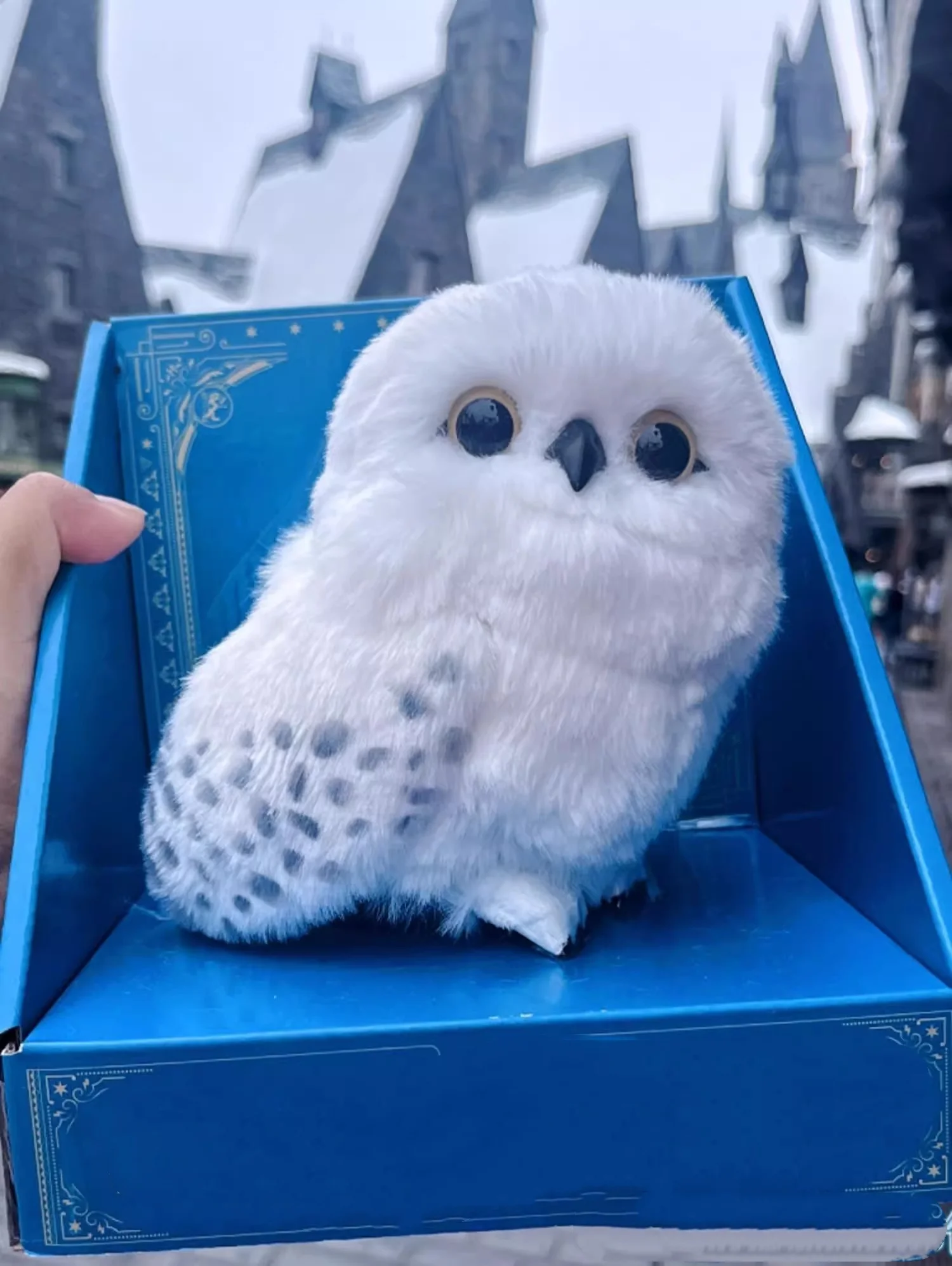 Beijing Movie Park's Hedwig Owl Station Shoulder Interactive Voice-Activated Snowy Owl Toy