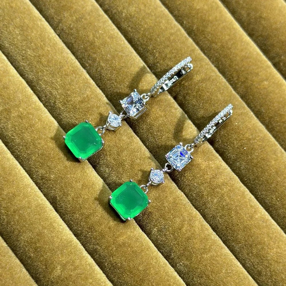 New Models 9 * 9 Square Chamfered Simulated Emerald Earrings S925 Silver 2.3 Carat Gemstone Earrings Small and Versatile