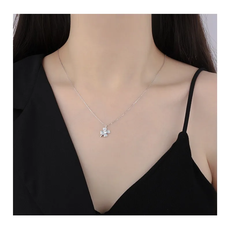 

Ожерелье с четырехлистным клевером, женское, с оригинальным дизайном, инкрустированное бриллиантами, в виде цветка, на ключицу, в стиле минимализм, нежное и свежее.