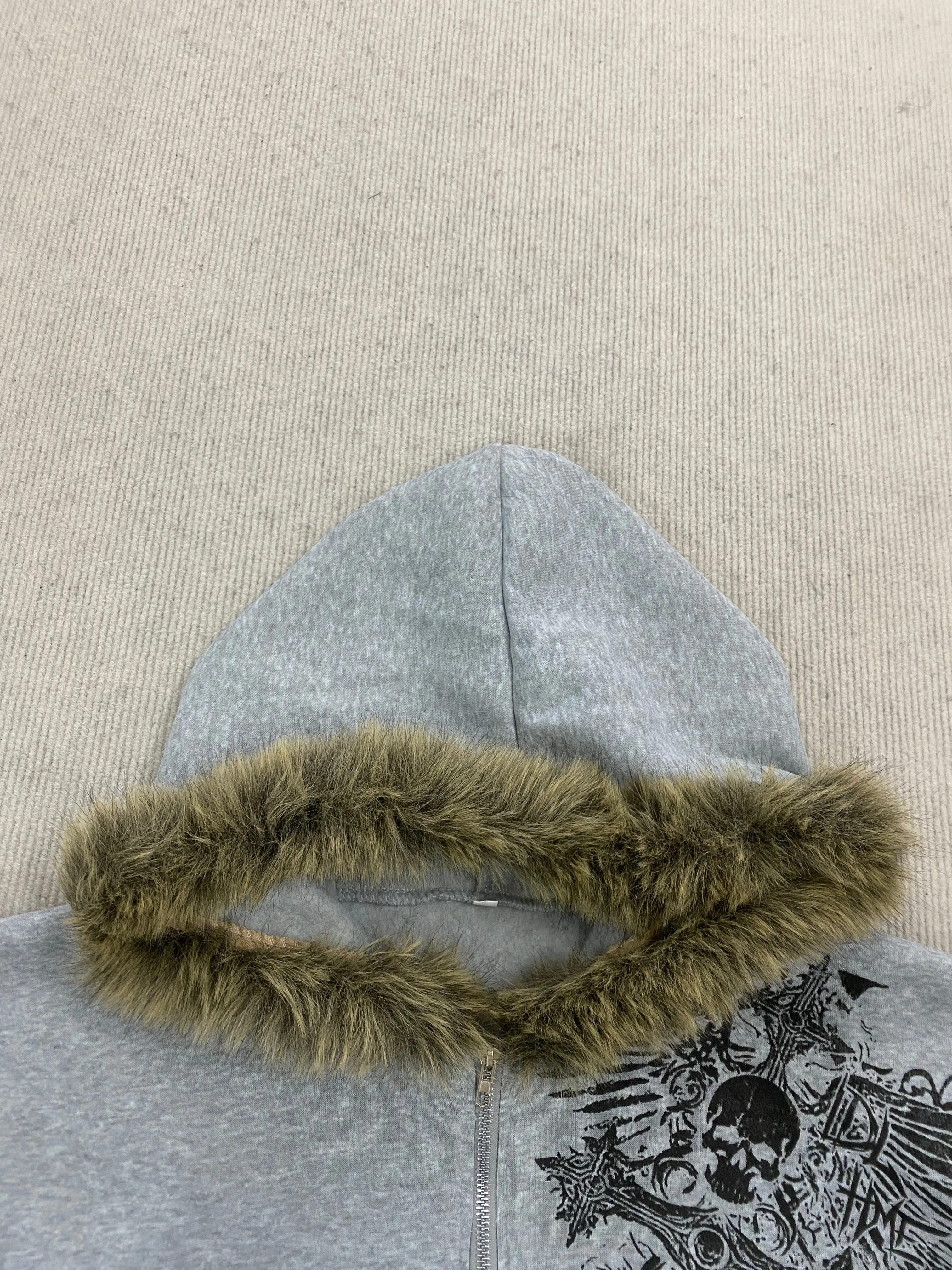 Kapuzenpullover mit Kunstfellkragen und Reißverschluss, Totenkopf-Kreuz-Print, Retro-Oversized-Gothic-Streetwear, Punk-Langarmjacke – Detail 7