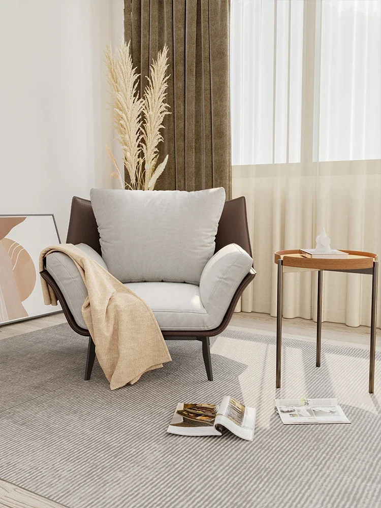 كرسي صالة مصنوع من الجلد الإيطالي البسيط وشرفة منزلية وإضاءة فاخرة وأريكة فردية حديثة