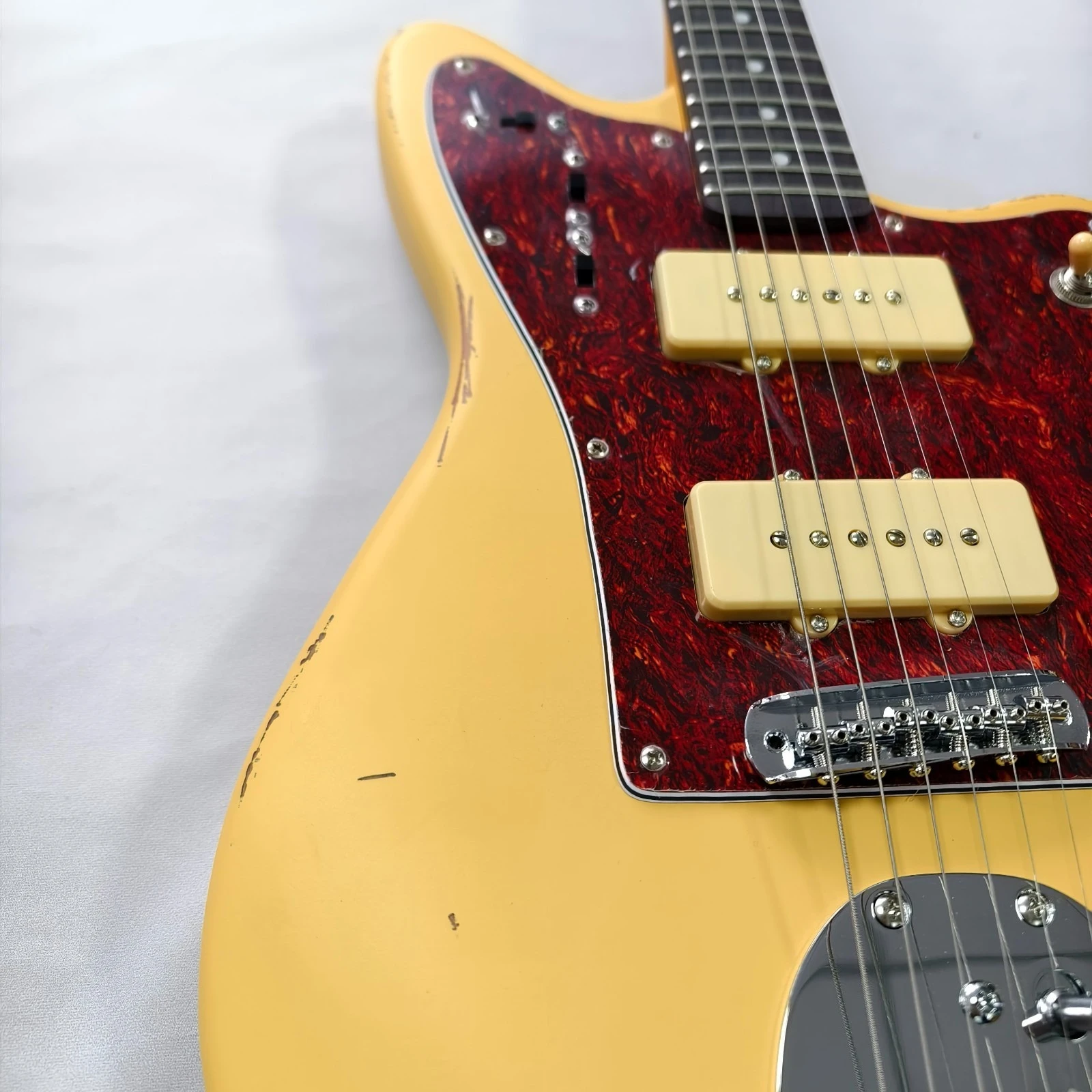 Performance Limited 60s Jazz master  Yellow Rosewood Fretboard Chrome Hardware  guitar