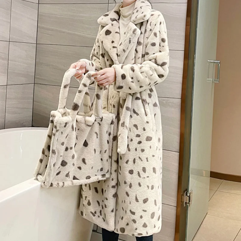 

2022 Autumn Winter Faux Fur Coat Women Loose Lapel Letter Printing Imitation Rabbit Overcoat Long Warm Dense Thick Plush Coat