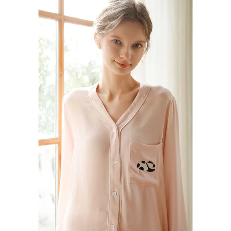 

2023 Panda Embroidery French Pajamas for Women Gongsatin Homewear Long Sleeve V-Neck Viscose Pijama Mujer 2 Piece Set Nightwears