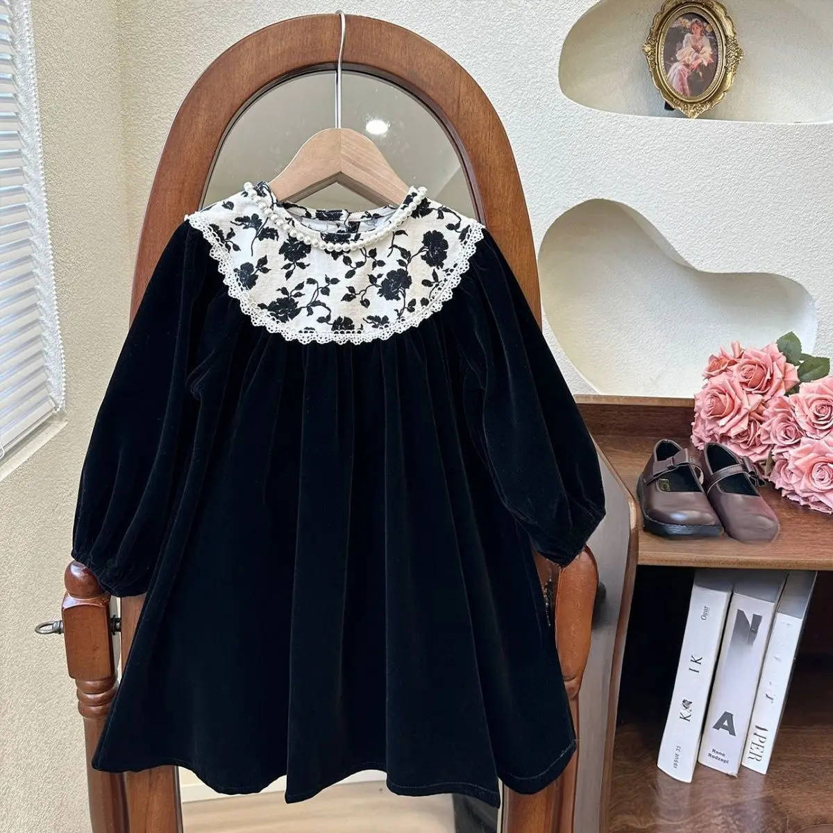 

Girls Dress Spring and Autumn Little Girl Velvet Princess Children's Long Sleeve