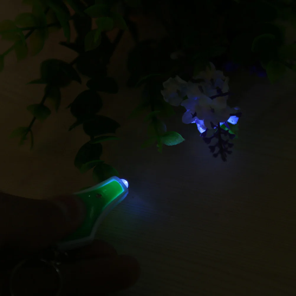 4 Pcs Keychain LED Keychain Portable Mini Keyring with Money (Random Color) bulb keyring light keychain
