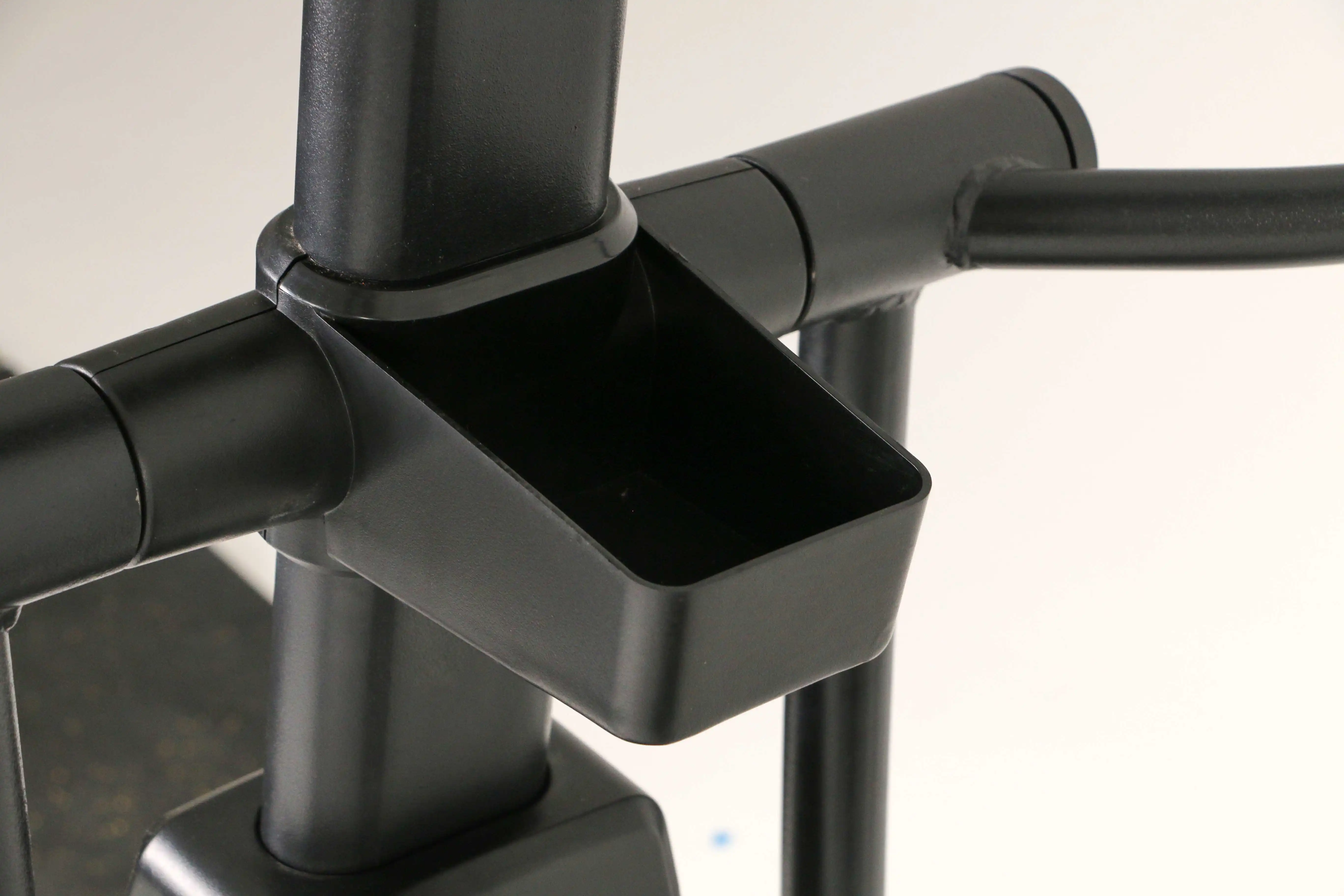 الاستخدام التجاري آلة بيضاوية الشكل مدرب بيضاوي الشكل يتم التحكم فيه مغناطيسيًا بيضاوي الشكل