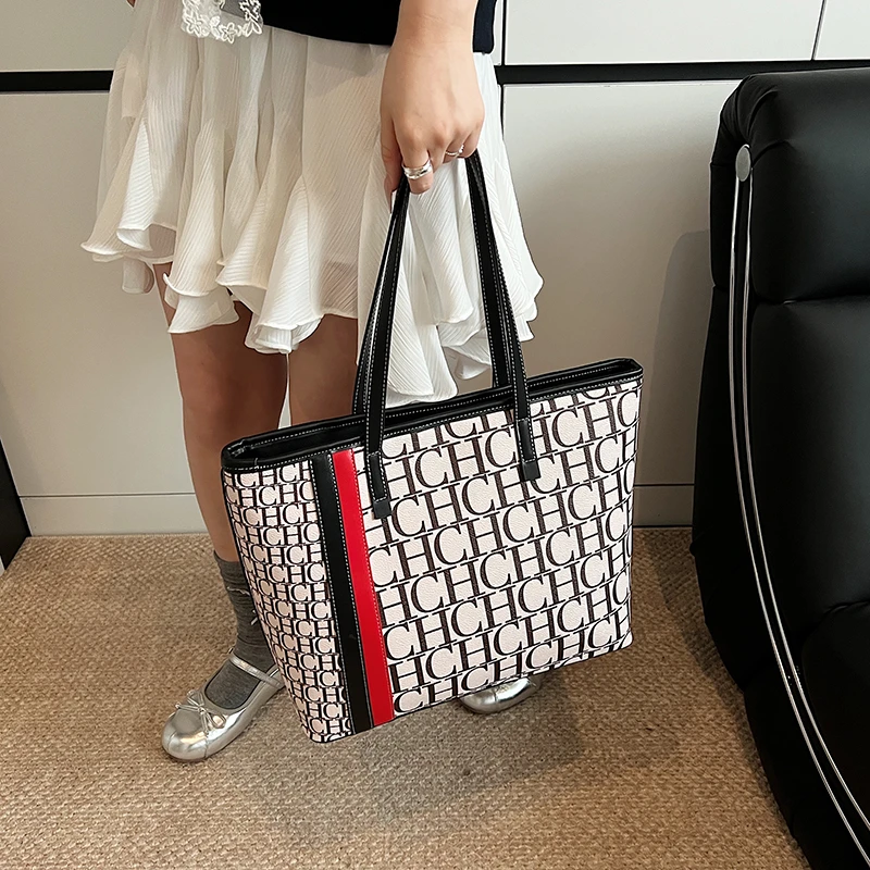 Luxury women's zipper shoulder bag, fashionable classic large capacity shopping bag, creating a daily exquisite style