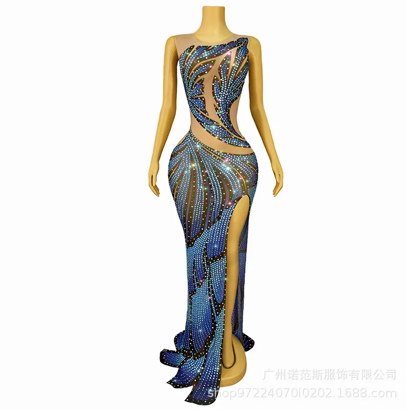 Sense Trailing Mermaid Performance Clothing Company Annual Meeting Carpet Evening Dress Miss Universe Chooses Beautiful Clothes