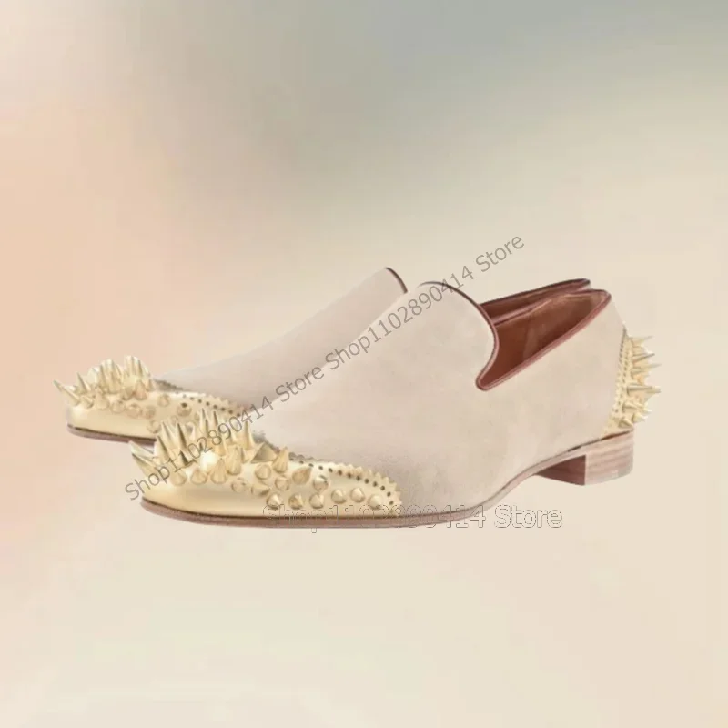 

Gold Spikes Decor Carving Design Beige Square Toe Loafers Fashion Slip On Men Shoes Luxury Handmade Party Feast Men Casual Shoes