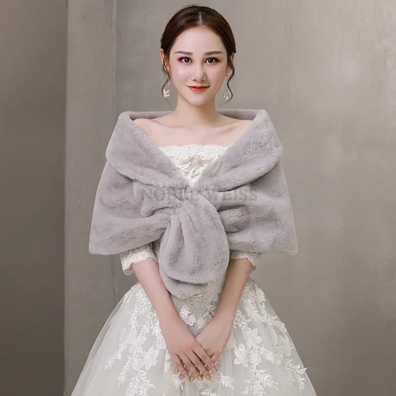 Faux Fur Party Shawl ฤดูหนาว Warm เจ้าสาว Bolero งานแต่งงานงานแต่งงานเจ้าสาว Wrap Party Cape ที่กําหนดเอง