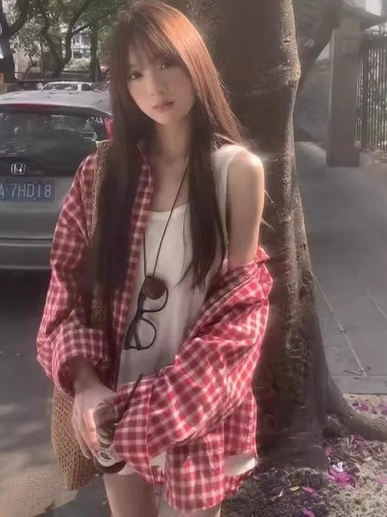 

American Retro Red Plaid Collar Long Sleeve Women's Shirt Loose Sun Protection Top Comfortable Commute Style Button Closure