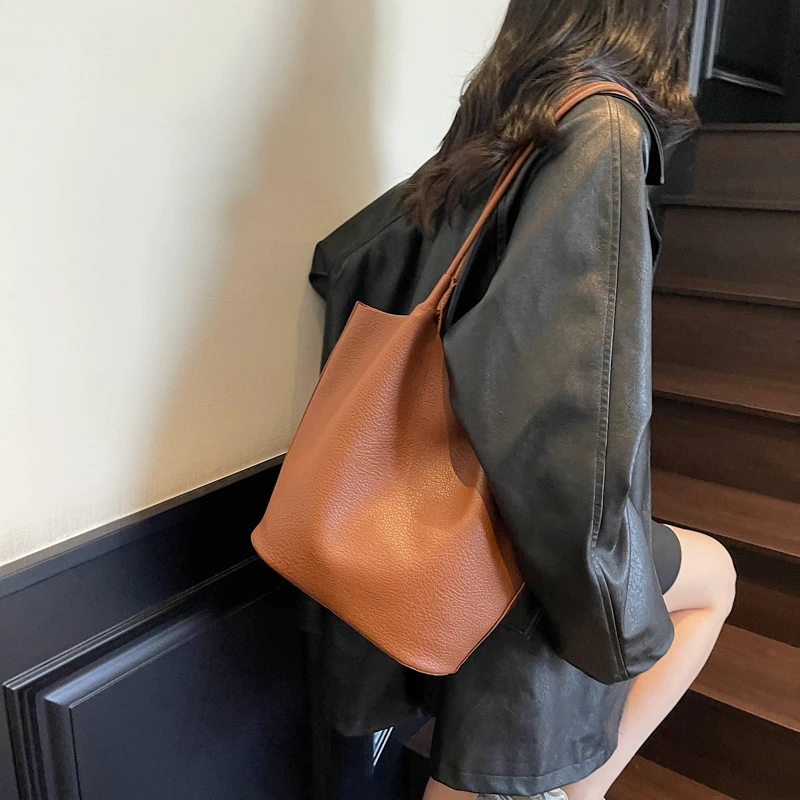 

Classic Crossbody Diaper Bag For Women Leather Tote Luxury Vintage Minimalist Designer Large Capacity Elegant Stylish