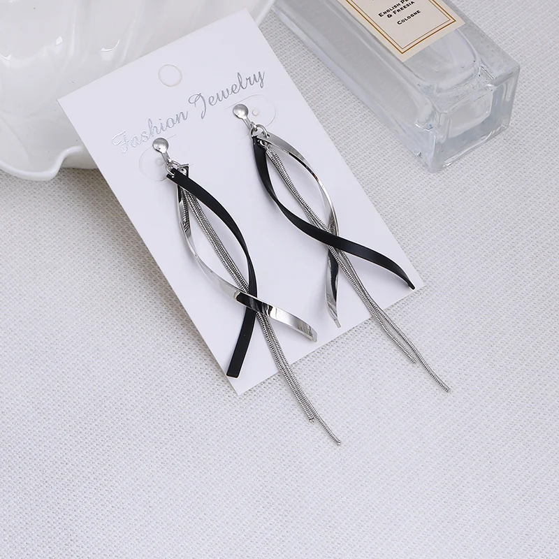 Korean Creative Long Statement Clip on Earrings Geometric Irregular Tassel Without Piercing Ear Clips for Women Fashion Jewelry