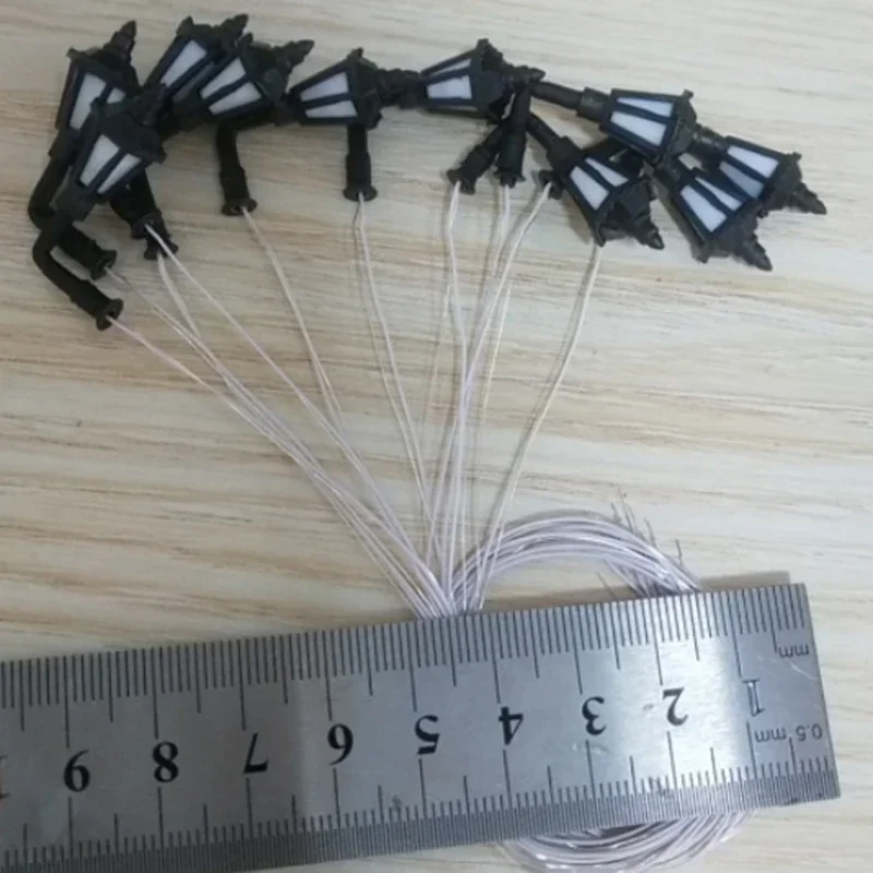 10 Stücke HO Maßstab HO Maßstab 1:100 Modell Eisenbahn 3 V LED Straßenlaterne Wandleuchte Eisenbahn Für Home Ornament Laternenpfahl Wandleuchten