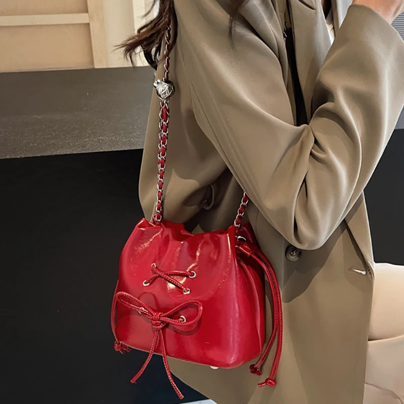 Korean Trendy Bow Chain Women's Bucket Bags 2024 New Fashionable Solid Pleated Shoulder Purses Pu Leather Female Crossbody Bag