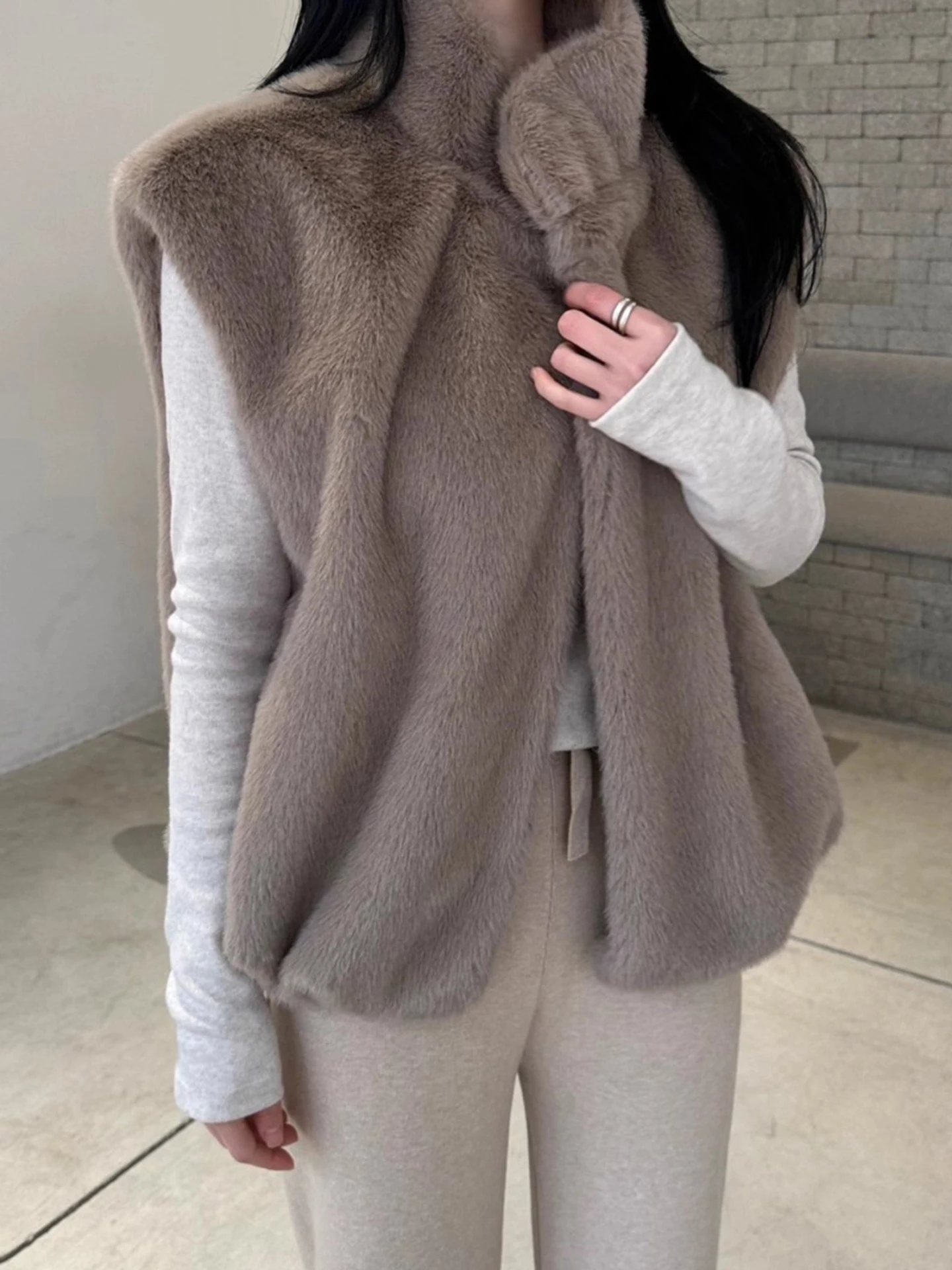 Gilet invernale da donna in pelliccia sintetica chic, collo alto, vestibilità ampia, Dstring Fem Faionable, chiusura lunga con cerniera