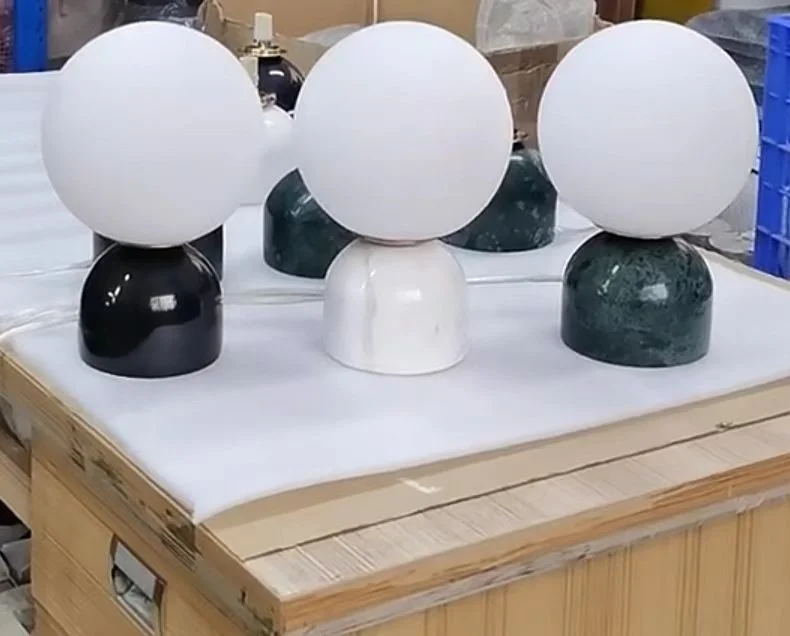 

Современная мраморная светодиодная настольная лампа для минималистского искусства, домашнего декора, спальни, гостиной, кабинета, элитного класса