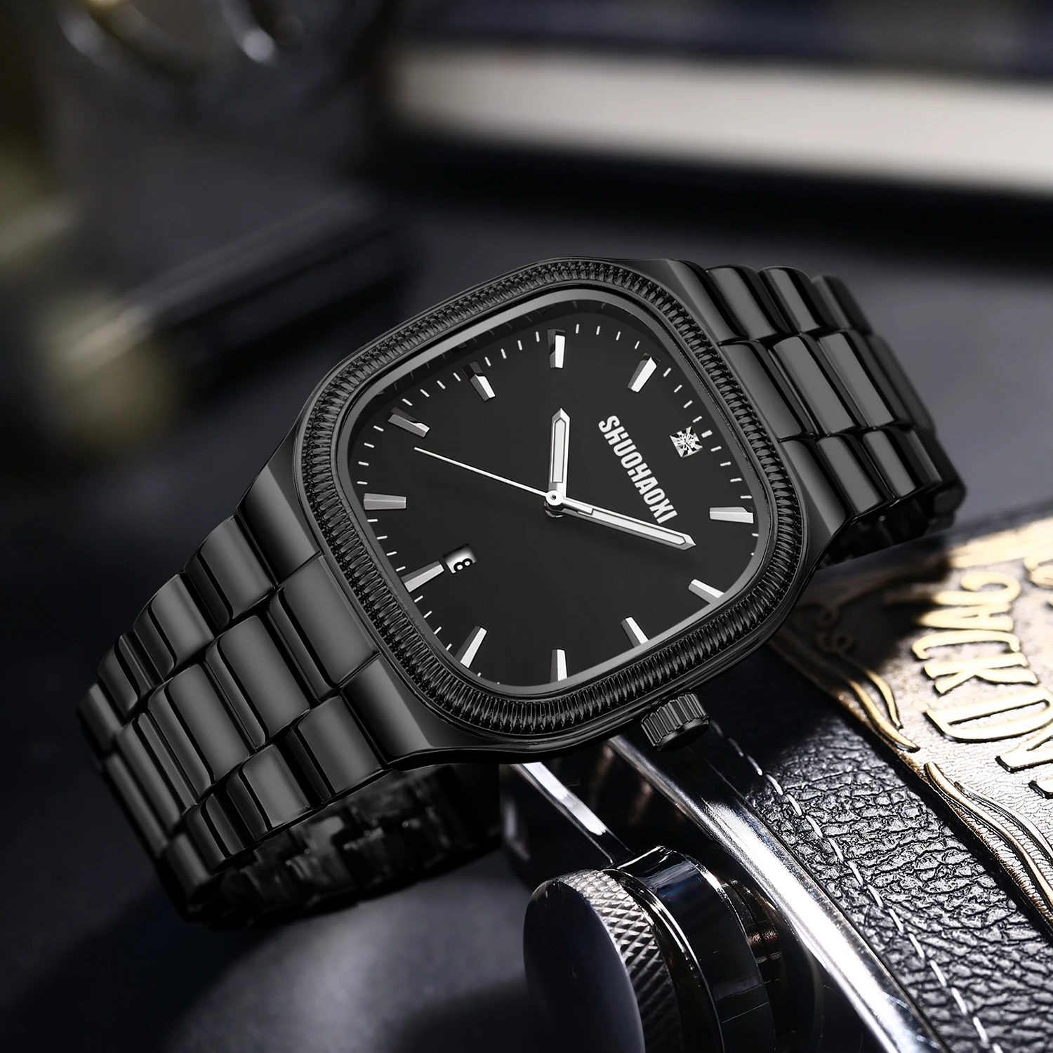 Simple and Stylish Calendar Display Stainless Steel Strap Men's Watch