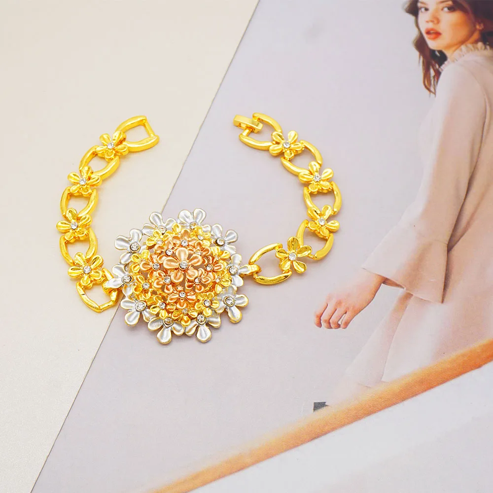 مجموعة مجوهرات فاخرة مطلية بالذهب في دبي وإكسسوارات أقراط وقلادة على شكل زهرة الزفاف #4