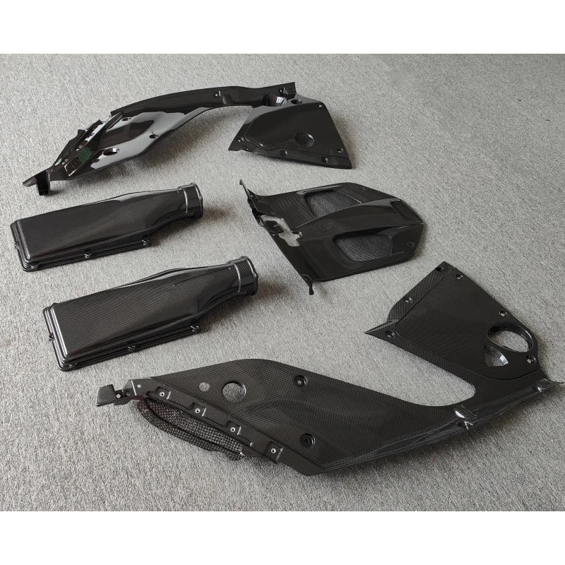 

Used for Ferrari 812 Dry Carbon Fiber Engine Hood Suitable for Ferrari 812 ultra High Speed Front Cover