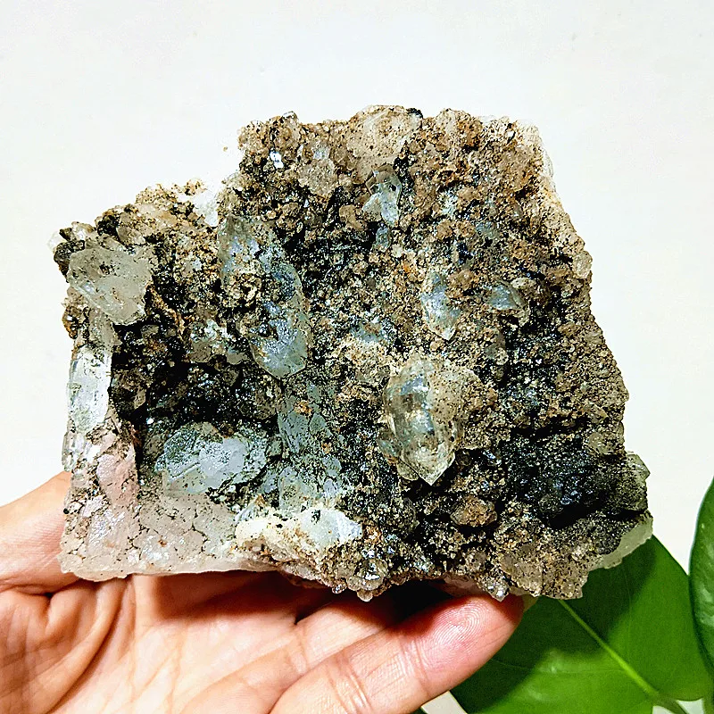 Natural Stones Epidote Srystal Symbiotic Ore Standard Meditation Energy Feng Shui Crystal Room Ornament