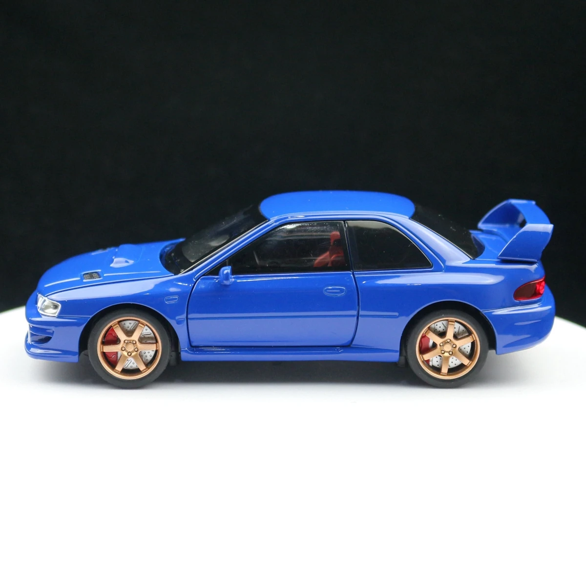 1/32 سوبارو امبريزا WRX 22B STI JDM سيارات لعبة نموذج دييكاست سيارة معدنية مصغرة الصوت والضوء التراجع مجموعة هدية طفل