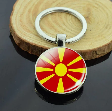 Fashion North Macedonia Keychain 25x25mm Galss Beads North Macedonia Flag Pendants DIY Women Men Car Key Chain Ring Jewelry