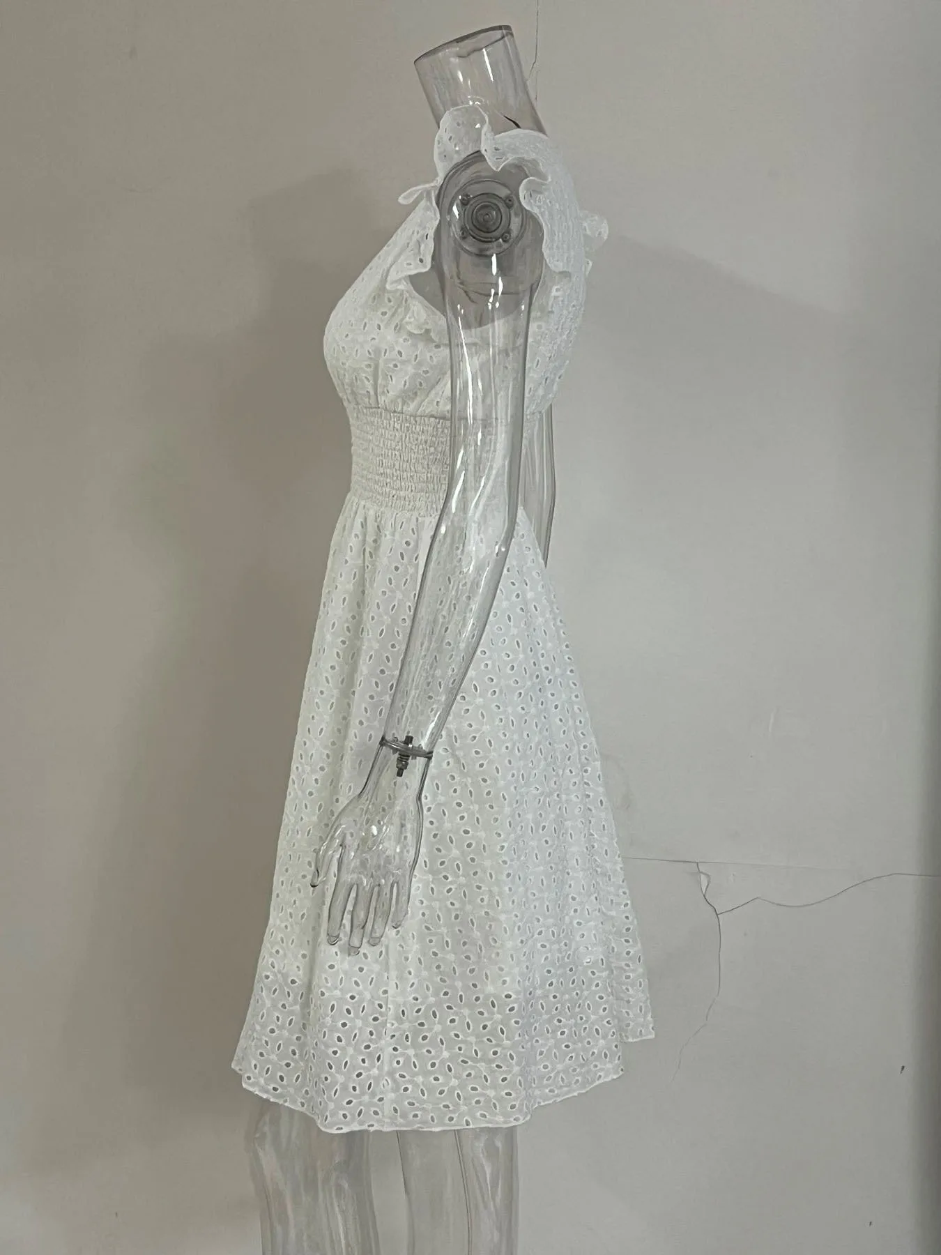 Grenzüberschreitendes Kleid mit Lotusblattärmeln, ausgehöhlter, bestickter Sommeroverall mit V-Ausschnitt für Damen, mittellanger Rock