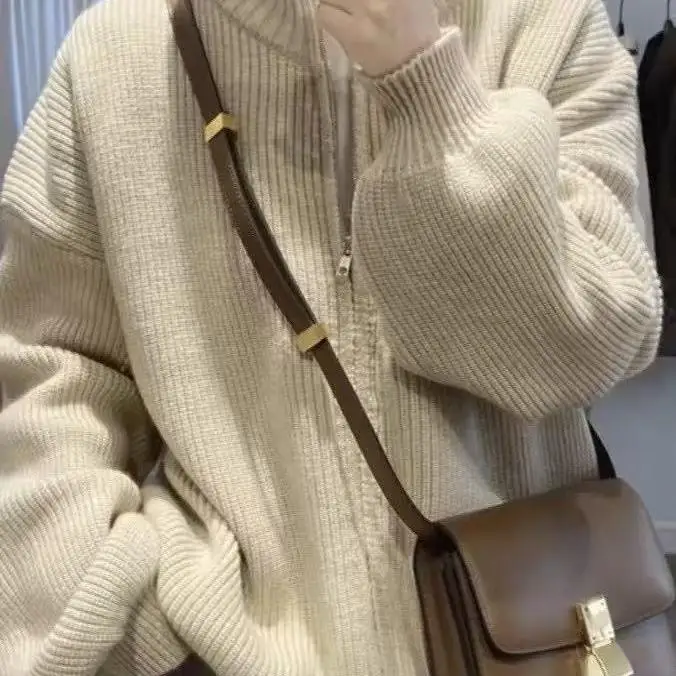 سترة نسائية محبوكة من Thiened Fce فضفاضة تناسب الجميع وياقة عالية ملونة لمظهر أصغر سنا R25 شتاء 2024 #1