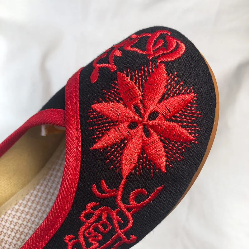 Comemore Chinese Red Cloth Shoes Embroidered Traditional Craft Shoes Low Heel Dance Flats 2023 Comfortable Flat Beef Tendon Sole