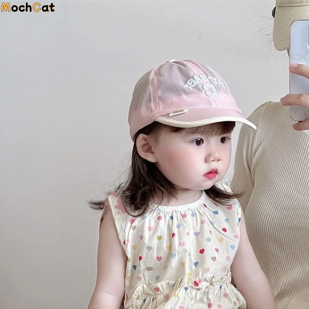 

Модная корейская детская бейсболка с буквой C, летняя детская кепка с козырьком, вышитая сетчатая спортивная кепка для мальчиков и девочек