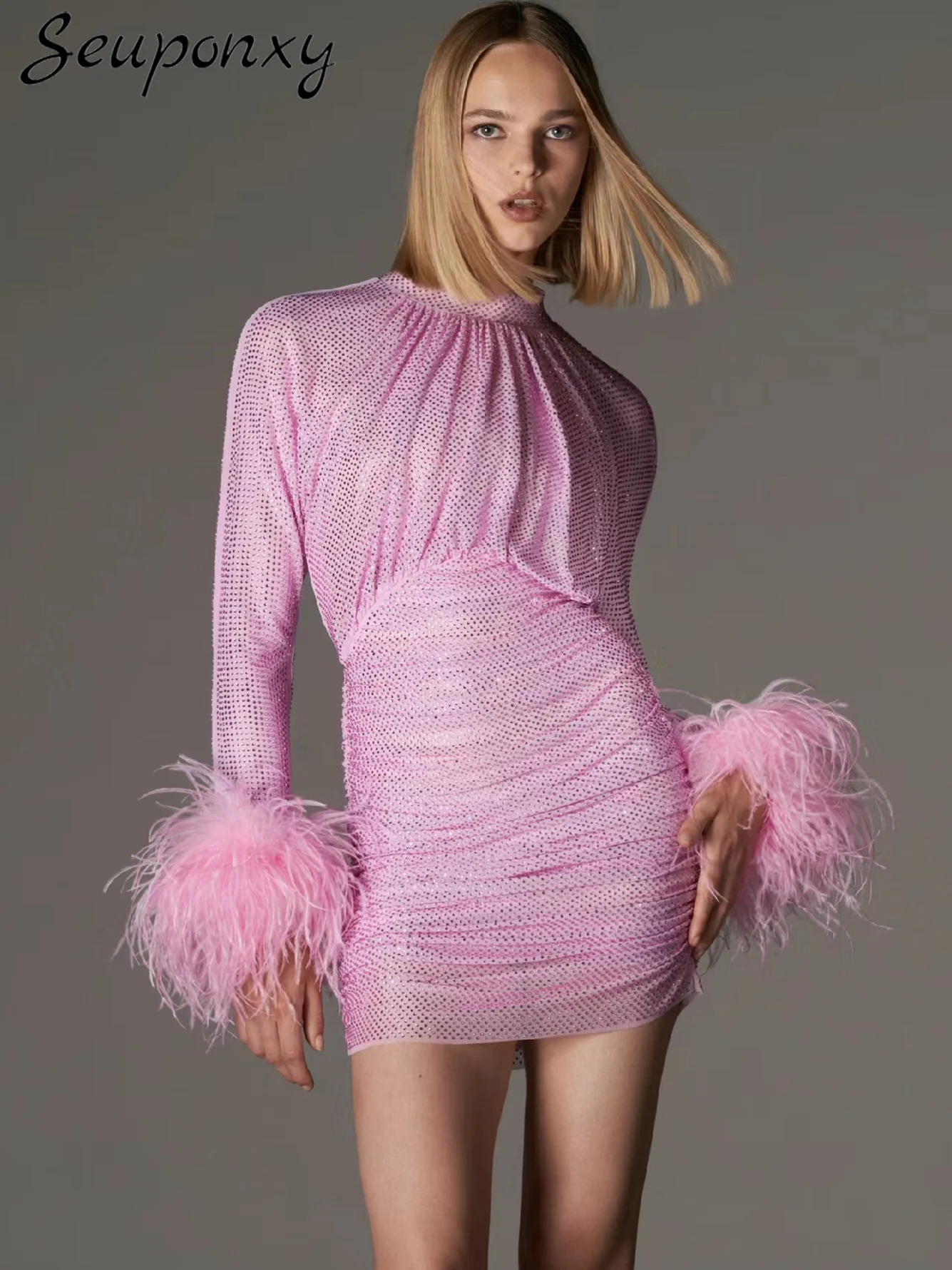 

High Quality Women'S Pink Mini Dress Sexy High Necked Long Sleeved Feather Diamond Pleated Celebrity Party Club Dress Vestidos